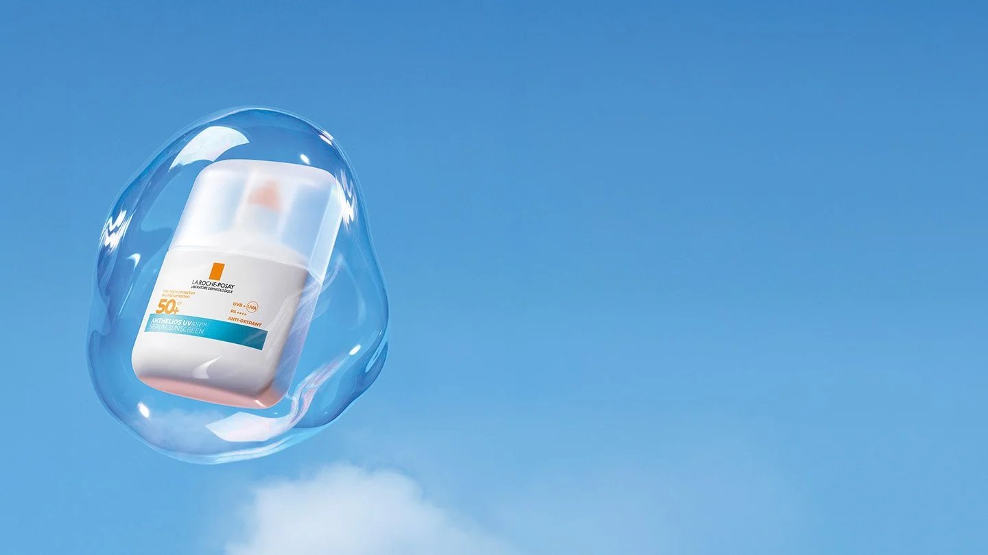 NYHED: ANTHELIOS UVAIR SPF50+SERUM SOLCREME DER ER LET SOM LUFT